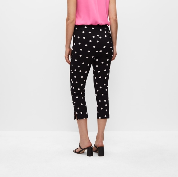MELANIE LYNE Polka Dot Slim Leg Capris - Picture 4 of 7